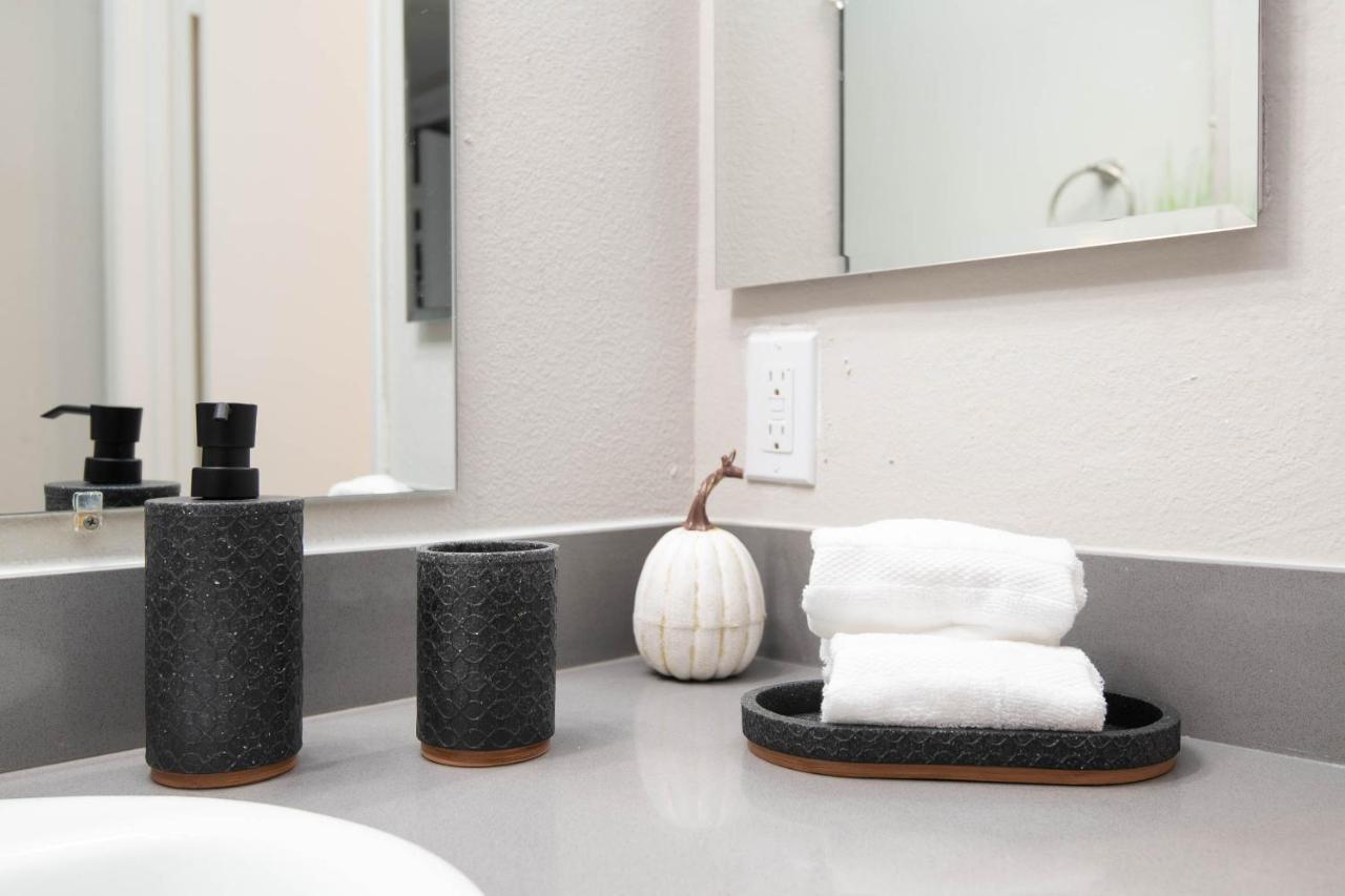 Luxury One Bedroom Apartments Free Parking&Pool Los Angeles Exterior foto